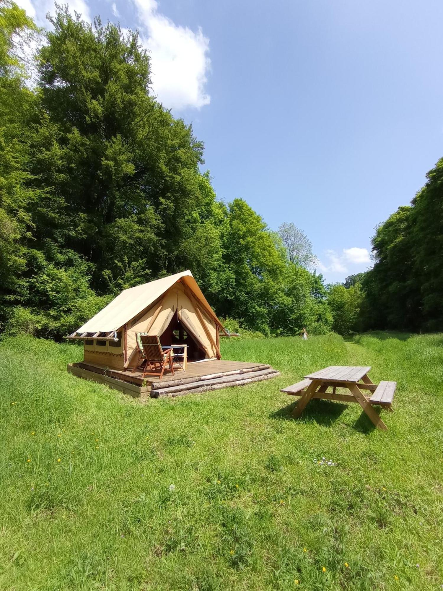 Chez Tombivouac Villa Pierrefonds Exterior photo